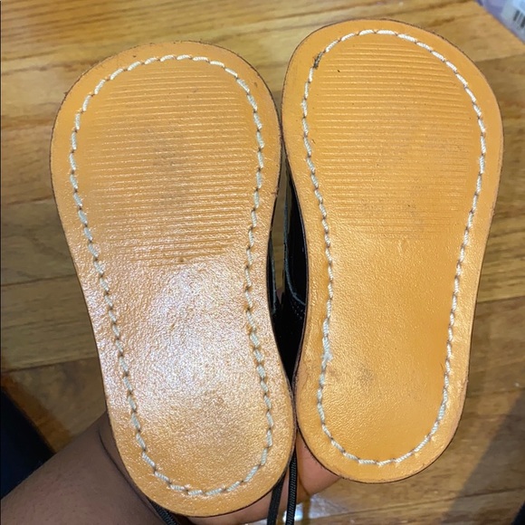 Kid Size 4.5 Black Patent Leather Walking Shoes - Picture 3 of 7